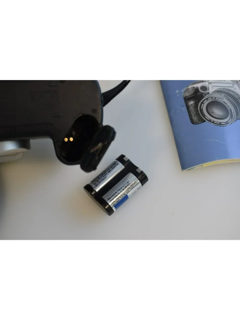 Canon EOS 55 ELAN II SLR 35mm Film Camera Silver 737460 READ